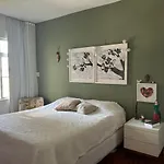 Apartamento design a um quarteirão da beira-mar